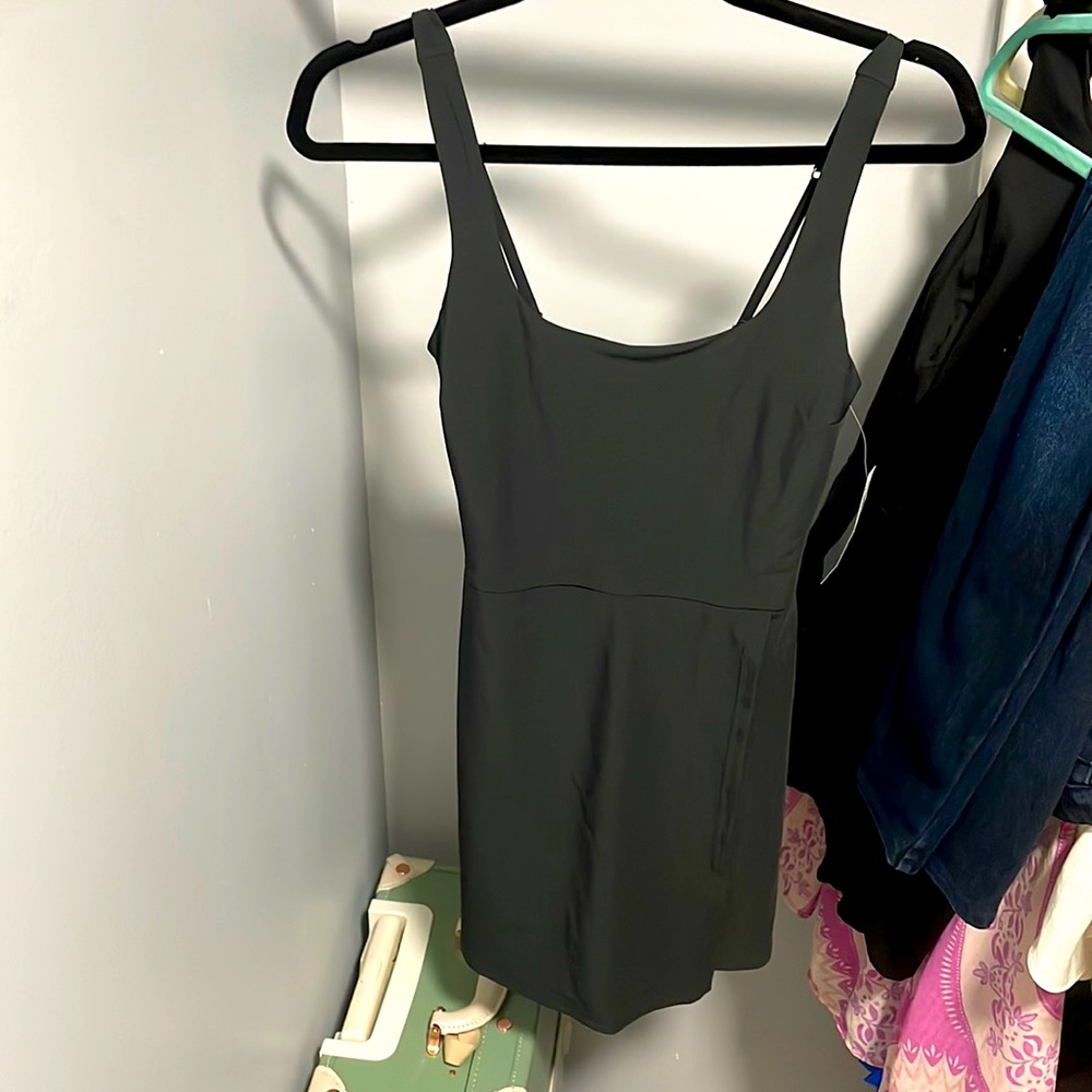 New with tags: Sporty Abercrombie dress in black. Built in shorts. XS petite.